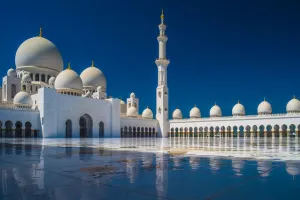 Abu Dhabi City Tour with Sheikh Zayed Mosque