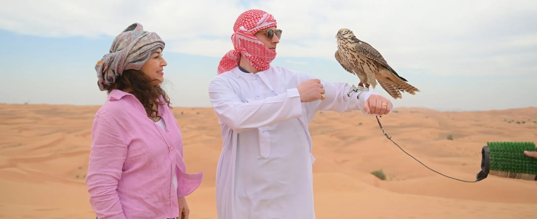 Falconry-Photo in Desert Safari