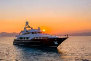 Early Riser Luxury Yacht Tour Without Transfer